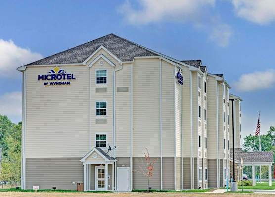 Microtel Inn & Suites by Wyndham Philadelphia Airport Ridley Park 1