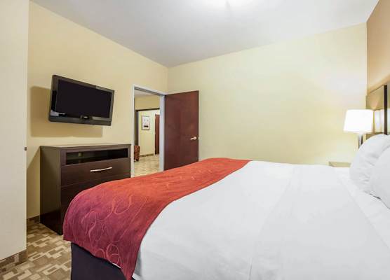 Comfort Suites 1