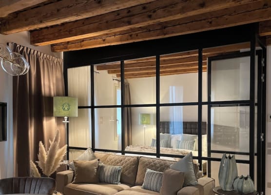 Elegance Room 1