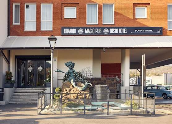 Binario Magic Hotel 1