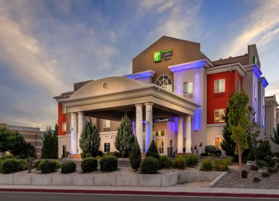 Holiday Inn Express & Suites RENO AIRPORT by IHG 1