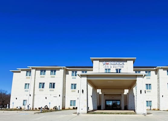 Merica Inn & Suites 1