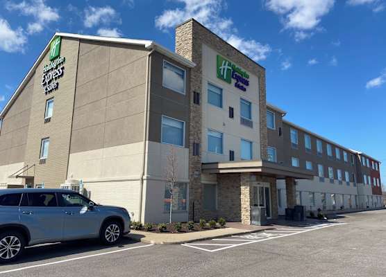 Holiday Inn Express & Suites ELYRIA by IHG 1