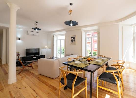 Sunny Lisbon Apartments by Soulplaces 1