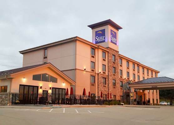 Sleep Inn & Suites Belmont - St. Clairsville 1