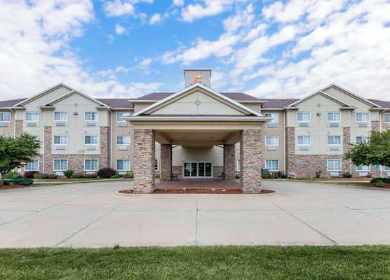 Comfort Suites Cedar Falls Industrial Park 1