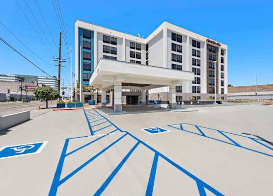 Hampton Inn by Hilton Los Angeles Airport 1