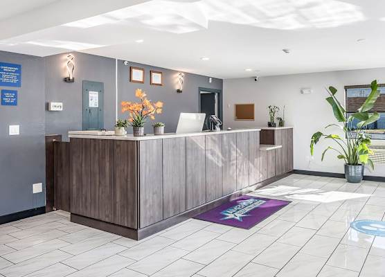 Americas Best Value Inn East Peoria 1