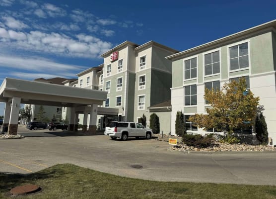 Best Western Plus South Edmonton Inn & Suites 1