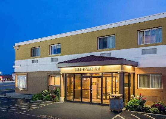 FairBridge Inn Express Buffalo Airport Williamsville 1