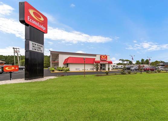 Econo Lodge Washington NC North 1