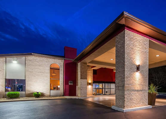 Best Western Plus North Canton Inn & Suites 1