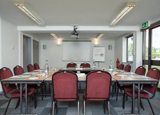 Hotel Campanile Dartford 1