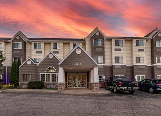 Sleep Inn & Suites Kalamazoo Southwest 1