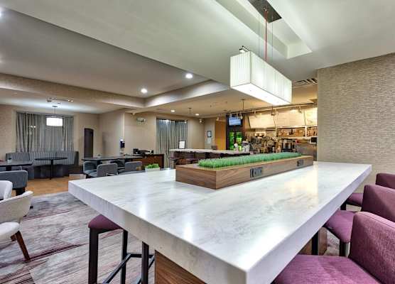 Country Inn & Suites by Radisson, Hampton Coliseum 1