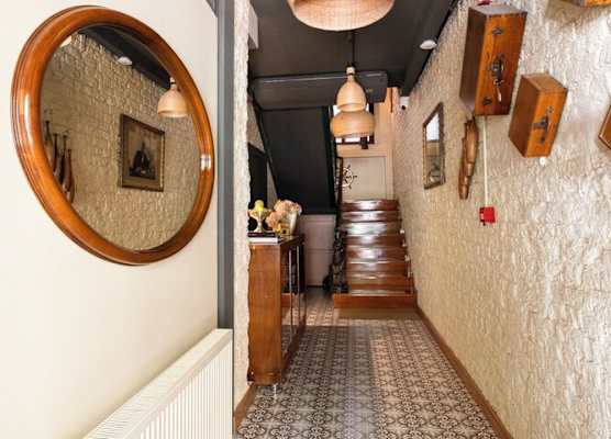 Level Suites 1
