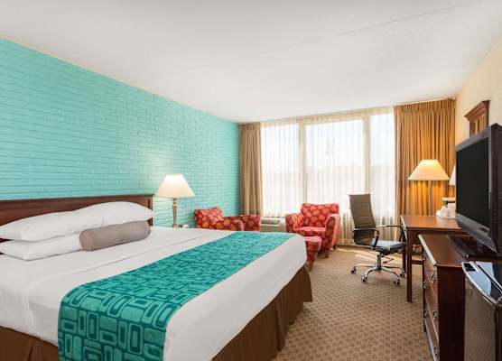 Howard Johnson by Wyndham Williamsburg 1