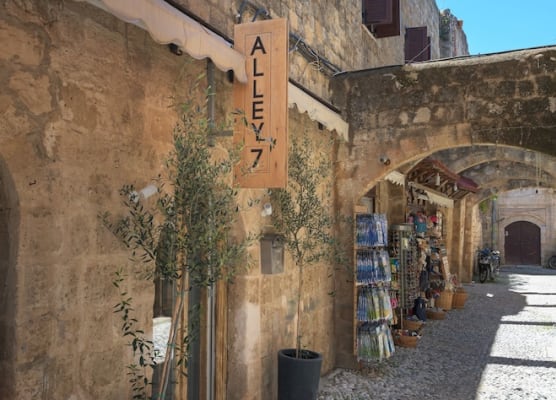 Alley 7, Old Town 1