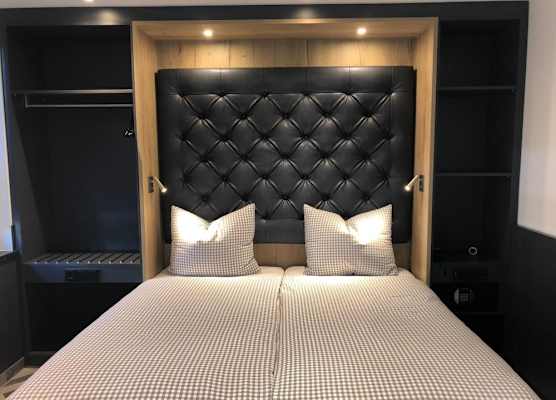 Munich Deluxe Hotel 1