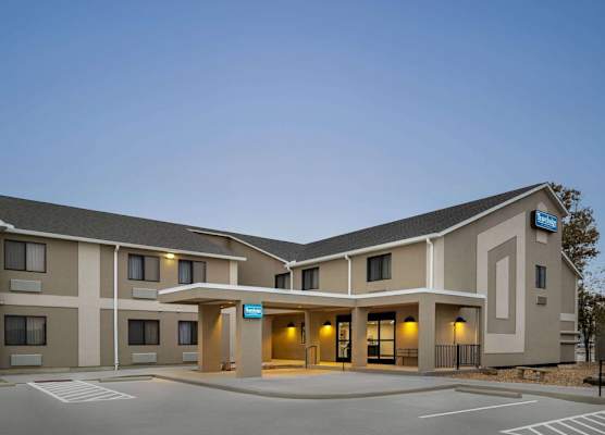 Travelodge by Wyndham Dexter 1