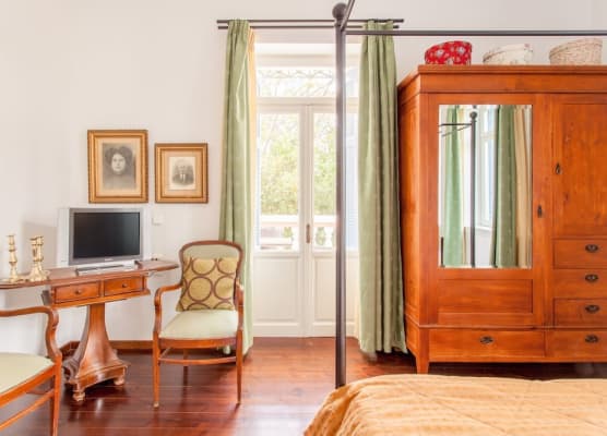Stylish Art Deco Apartment Close To The Beach 1