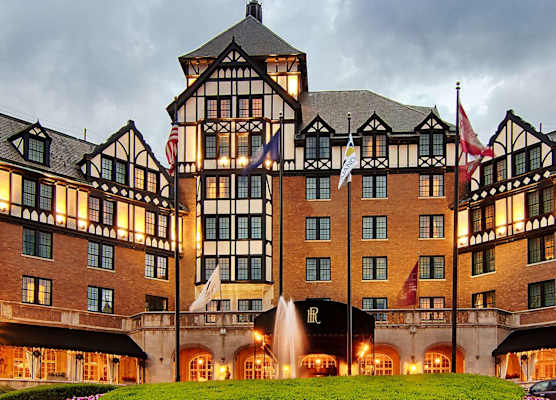 Hotel Roanoke & Conference Center, Curio Collection by Hilton 1