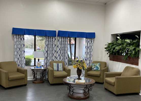 Days Inn & Suites by Wyndham Mobile 1