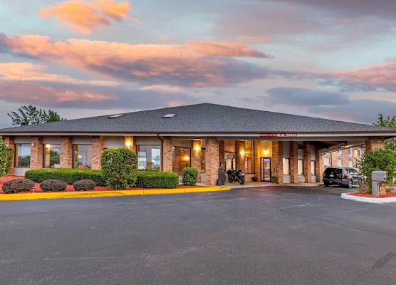 Rodeway Inn Coopersville 1