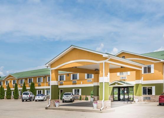 Super 8 by Wyndham Bedford 1