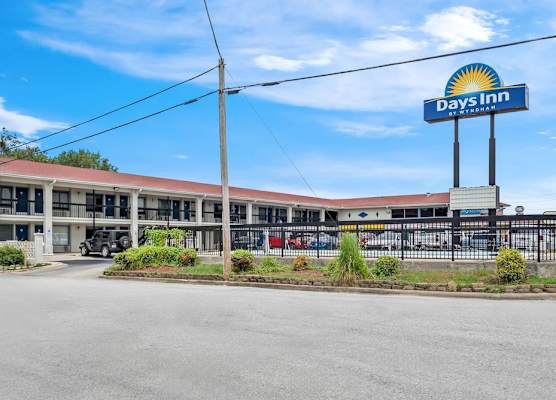 Days Inn by Wyndham Jacksonville NC 1