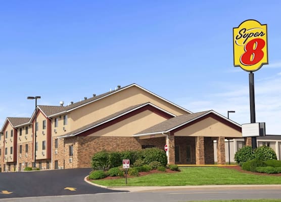 Super 8 by Wyndham Collinsville St. Louis 1