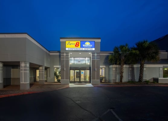 Days Inn by Wyndham Mobile I-65 1