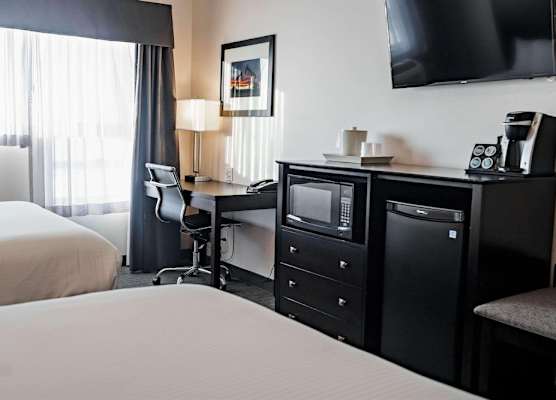 Park Inn by Radisson Edmonton Airport 1