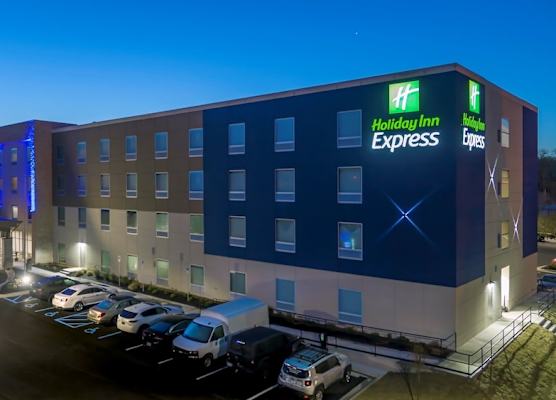 Holiday Inn Express & Suites HUNTSVILLE – SPACE CENTER by IHG 1