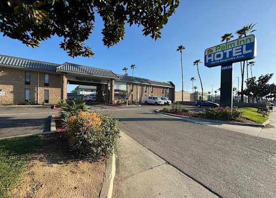 Palm Inn Hotel near Tyler Mall Riverside 1