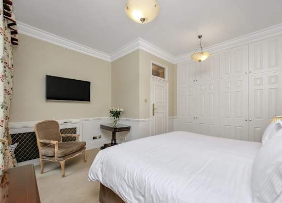 10 Curzon Street Apartments by Mansley 1
