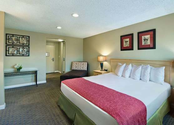 Oxnard Inn Lancaster 1