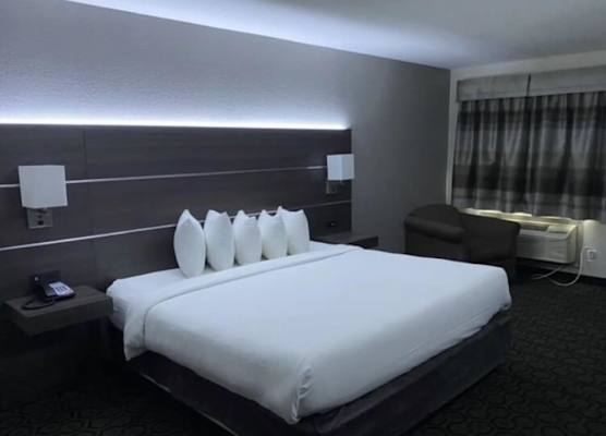 Days Inn by Wyndham Wagoner 1