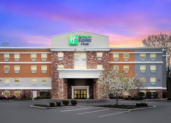 Holiday Inn Express & Suites CARMEL NORTH - WESTFIELD by IHG 1