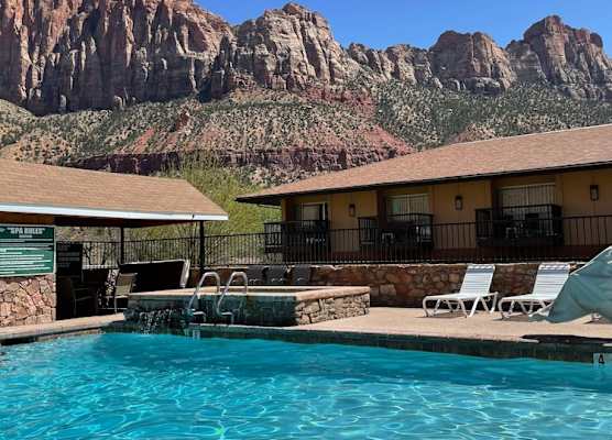 Bumbleberry Inn 1