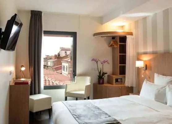 Hôtel Le Père Léon 1