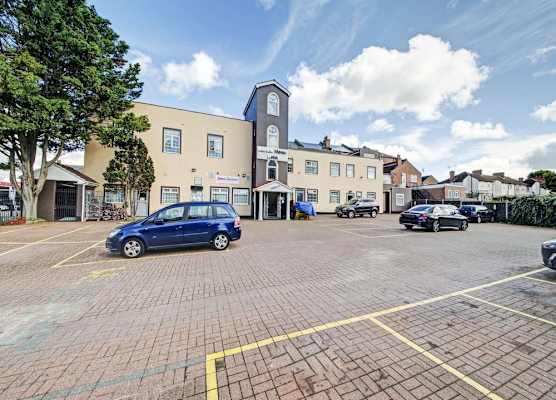 OYO Bostons Manor Hotel, Hanwell London 1