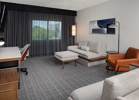 Courtyard by Marriott Charlotte Ballantyne 1