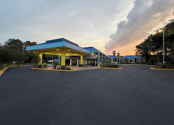 Days Inn by Wyndham Jacksonville Airport 1