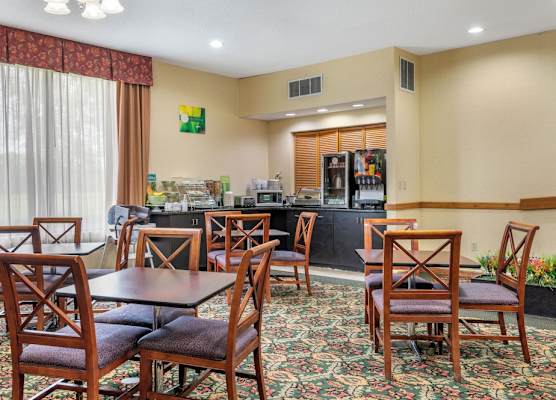 Quality Inn & Suites Near Amish Country 1