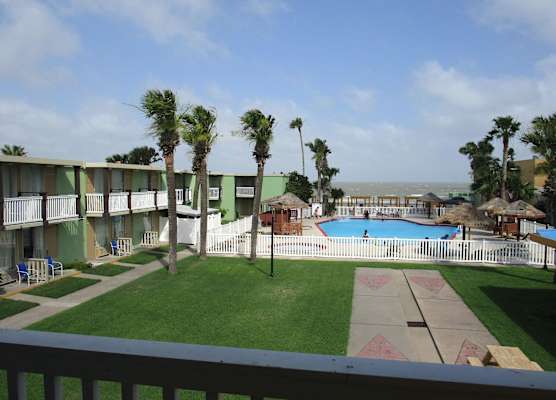 Quality Inn & Suites on the Beach Downtown 1