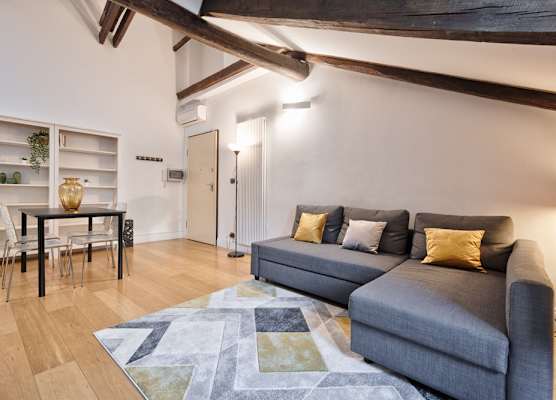 GuestHost - Stylish Apartment in the heart of Torino 1