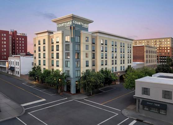 Courtyard by Marriott Wilmington Downtown/Historic District 1