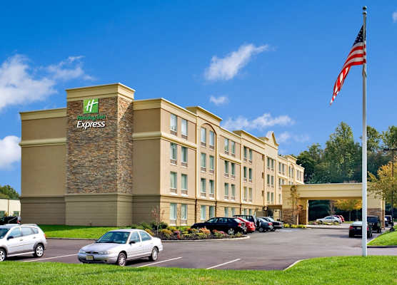 Holiday Inn Express & Suites WEST LONG BRANCH - EATONTOWN by IHG 1