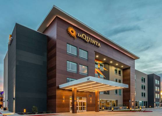 La Quinta Inn & Suites by Wyndham Galt Lodi North 1